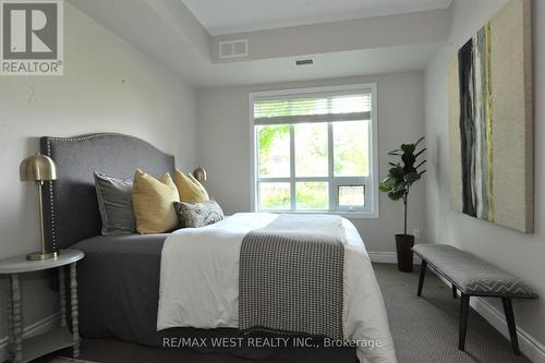 109 - 3170 Erin Mills Parkway, Mississauga, ON - Indoor Photo Showing Bedroom