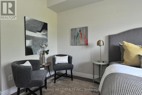 109 - 3170 Erin Mills Parkway, Mississauga, ON - Indoor Photo Showing Bedroom