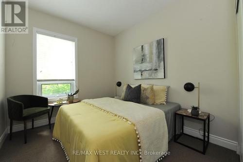 109 - 3170 Erin Mills Parkway, Mississauga, ON - Indoor Photo Showing Bedroom