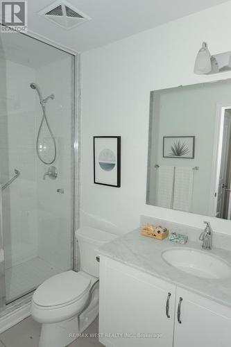 109 - 3170 Erin Mills Parkway, Mississauga, ON - Indoor Photo Showing Bathroom