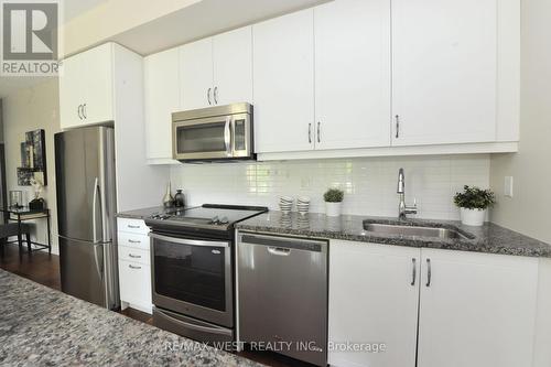 109 - 3170 Erin Mills Parkway, Mississauga, ON - Indoor Photo Showing Kitchen With Stainless Steel Kitchen With Upgraded Kitchen