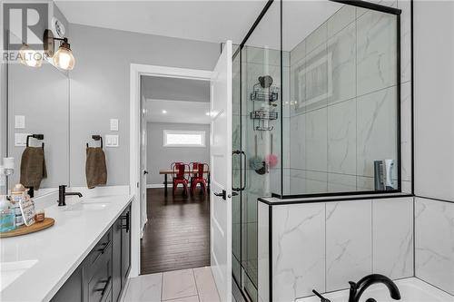 66 Mercier Avenue E, Cornwall, ON - Indoor Photo Showing Bathroom