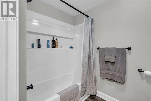 66 Mercier Avenue E, Cornwall, ON - Indoor Photo Showing Bathroom