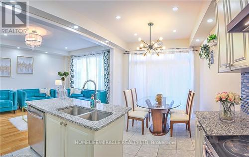 312 Bedrock Drive E, Hamilton, ON - Indoor Photo Showing Kitchen With Double Sink With Upgraded Kitchen