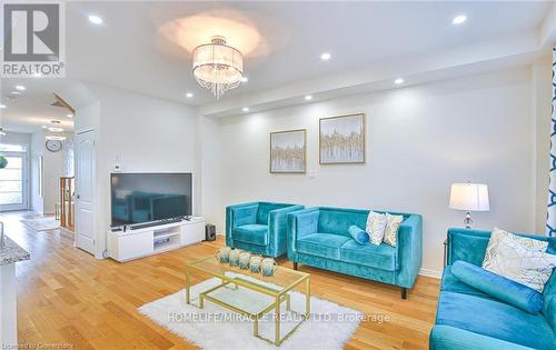 312 Bedrock Drive E, Hamilton, ON - Indoor Photo Showing Living Room