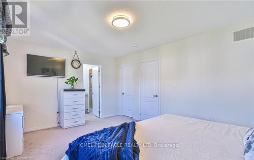 312 Bedrock Drive E, Hamilton, ON - Indoor Photo Showing Bedroom