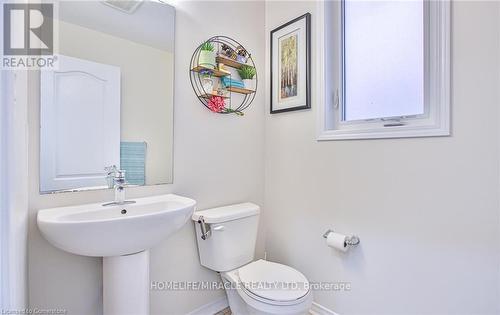 312 Bedrock Drive E, Hamilton, ON - Indoor Photo Showing Bathroom