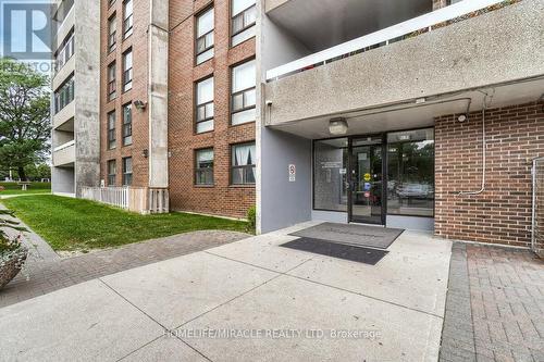 1703 - 15 Kensington Road, Brampton, ON - Outdoor