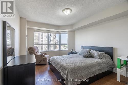 2018 - 25 Kingsbridge Garden Circle, Mississauga, ON - Indoor Photo Showing Bedroom