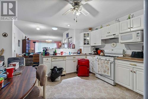 4750 70 Avenue, Salmon Arm, BC - Indoor Photo Showing Kitchen