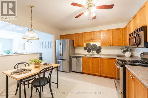 11 - 222 Fellowes Crescent, Hamilton, ON - Indoor Photo Showing Kitchen