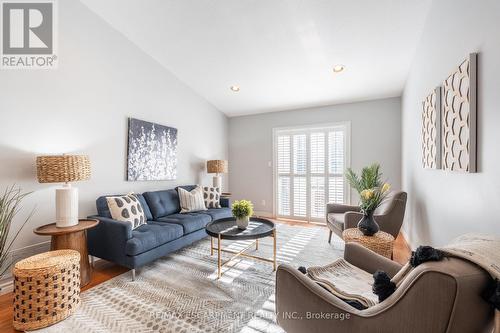 11 - 222 Fellowes Crescent, Hamilton, ON - Indoor Photo Showing Living Room