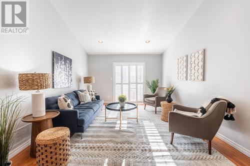 11 - 222 Fellowes Crescent, Hamilton, ON - Indoor Photo Showing Living Room