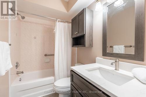 11 - 222 Fellowes Crescent, Hamilton, ON - Indoor Photo Showing Bathroom