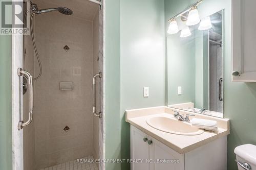 11 - 222 Fellowes Crescent, Hamilton, ON - Indoor Photo Showing Bathroom