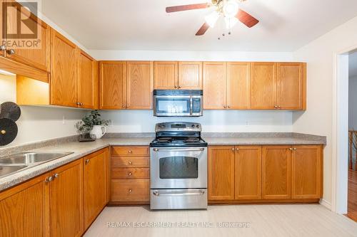 11 - 222 Fellowes Crescent, Hamilton, ON - Indoor Photo Showing Kitchen With Double Sink