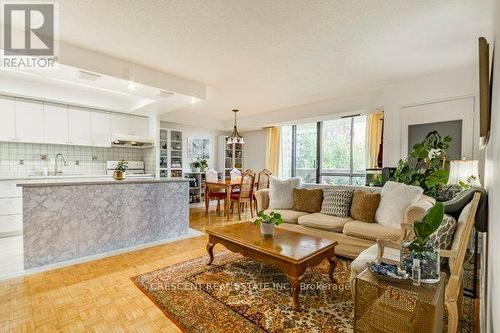 611 - 10 Stonehill Court S, Toronto, ON - Indoor Photo Showing Living Room