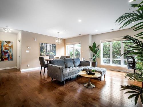 Vue d'ensemble - 103-2020 100E Avenue, Laval (Chomedey), QC - Indoor Photo Showing Living Room