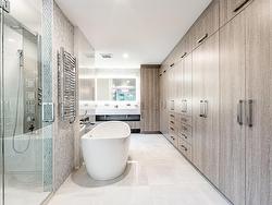 Ensuite bathroom - 