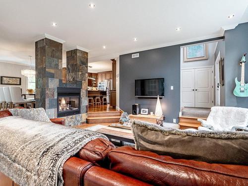 Salon - 3295 Rue Des Sous-Bois, Sherbrooke (Brompton/Rock Forest/Saint-Élie/Deauville), QC - Indoor Photo Showing Living Room With Fireplace