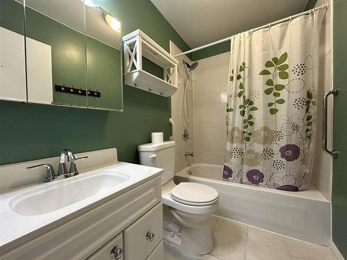 625 Third Street W, Fort Frances, ON - Indoor Photo Showing Bathroom