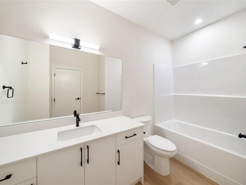 410-2770 Winster Rd, Langford, BC - Indoor Photo Showing Bathroom