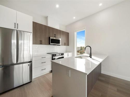 410-2770 Winster Rd, Langford, BC - Indoor Photo Showing Kitchen With Upgraded Kitchen