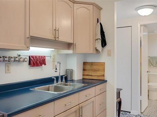 1403-647 Michigan St, Victoria, BC - Indoor Photo Showing Kitchen With Double Sink