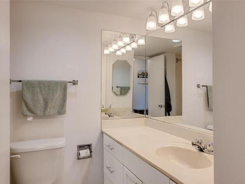 1403-647 Michigan St, Victoria, BC - Indoor Photo Showing Bathroom