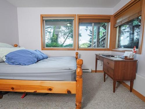 1027 Jensens Bay Rd, Tofino, BC 