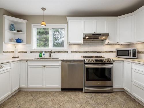 6-1876 Comox Ave, Comox, BC - Indoor Photo Showing Kitchen