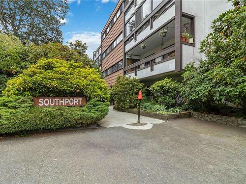 202-1000 Esquimalt Rd, Esquimalt, BC - Outdoor With Balcony