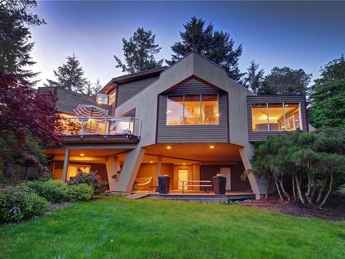 8152 Woodwyn Terr, Central Saanich, BC 