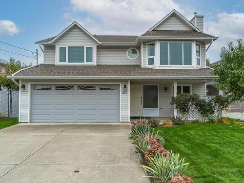 1562 Nicolani Crt, Kamloops, BC - Outdoor With Deck Patio Veranda With Facade