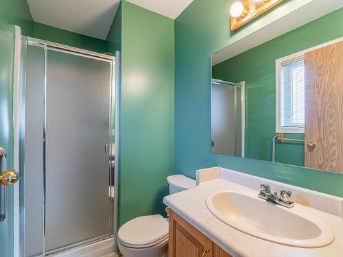 1562 Nicolani Crt, Kamloops, BC - Indoor Photo Showing Bathroom