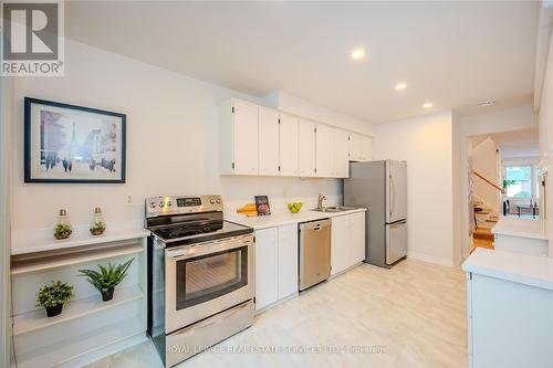 1169 Potters Wheel Crescent, Oakville, ON - Indoor Photo Showing Kitchen