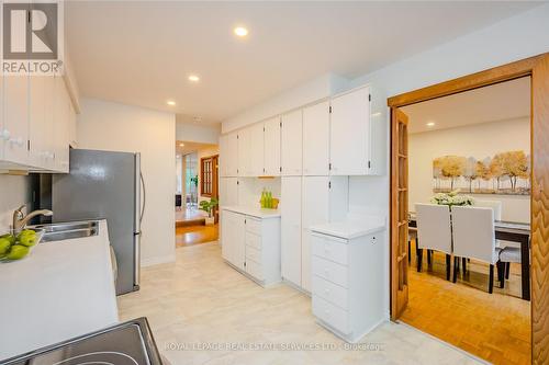 1169 Potters Wheel Crescent, Oakville, ON - Indoor Photo Showing Kitchen