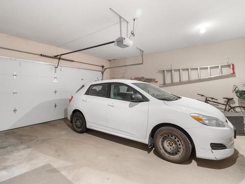 19-2022 Pacific Way, Kamloops, BC - Indoor Photo Showing Garage