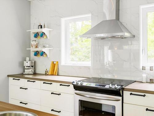 Cuisine - 4660 Ch. Des Trois-Lacs, Shawinigan, QC - Indoor Photo Showing Kitchen