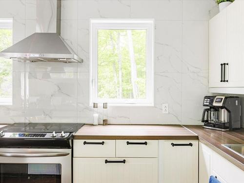 Cuisine - 4660 Ch. Des Trois-Lacs, Shawinigan, QC - Indoor Photo Showing Kitchen