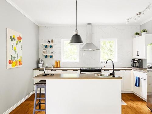 Cuisine - 4660 Ch. Des Trois-Lacs, Shawinigan, QC - Indoor Photo Showing Kitchen With Upgraded Kitchen