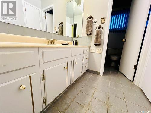 1941 Hillcrest Place, Swift Current, SK - Indoor Photo Showing Bathroom