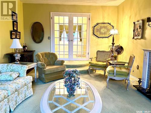 1941 Hillcrest Place, Swift Current, SK - Indoor Photo Showing Living Room