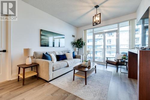 1110 - 58 Marine Parade Drive, Toronto, ON - Indoor Photo Showing Living Room