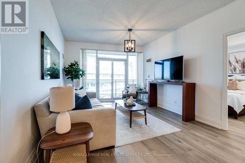 1110 - 58 Marine Parade Drive, Toronto, ON - Indoor Photo Showing Living Room