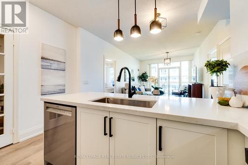 1110 - 58 Marine Parade Drive, Toronto, ON - Indoor Photo Showing Kitchen