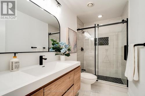 1110 - 58 Marine Parade Drive, Toronto, ON - Indoor Photo Showing Bathroom