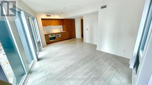 902 - 60 Shuter Street, Toronto, ON - Indoor