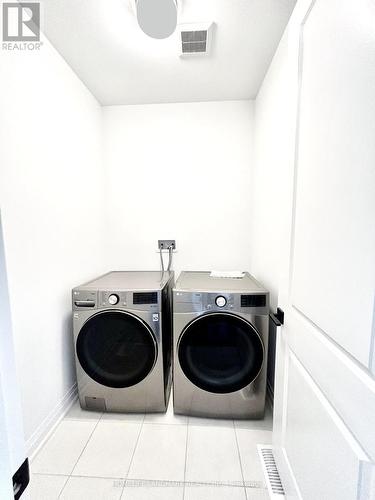 1375 Aymond Crescent, Oakville, ON - Indoor Photo Showing Laundry Room