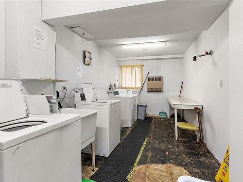 302-2610 Graham St, Victoria, BC - Indoor Photo Showing Laundry Room